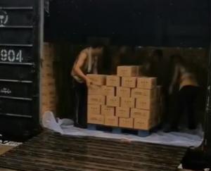 装出口玉米罐头